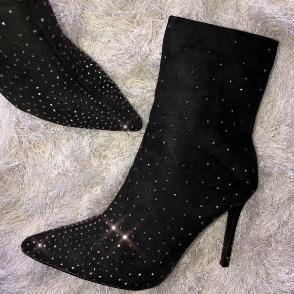 Shoes - ‼️PRICE IS FIRM ‼️Black rhinestone pointy booties